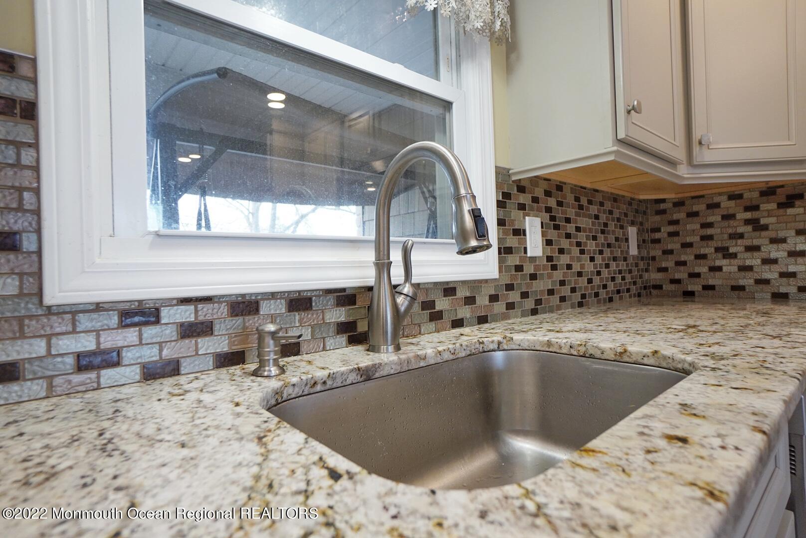 586 Lloyd Road Aberdeen, NJ 07747 - Photo 17 of 35 Eat in Kitchen