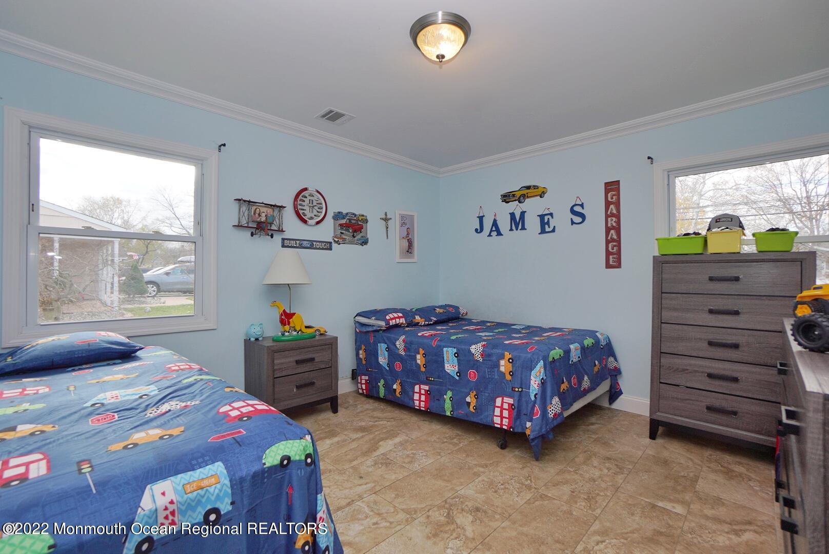586 Lloyd Road Aberdeen, NJ 07747 - Photo 26 of 35 Second Bedroom