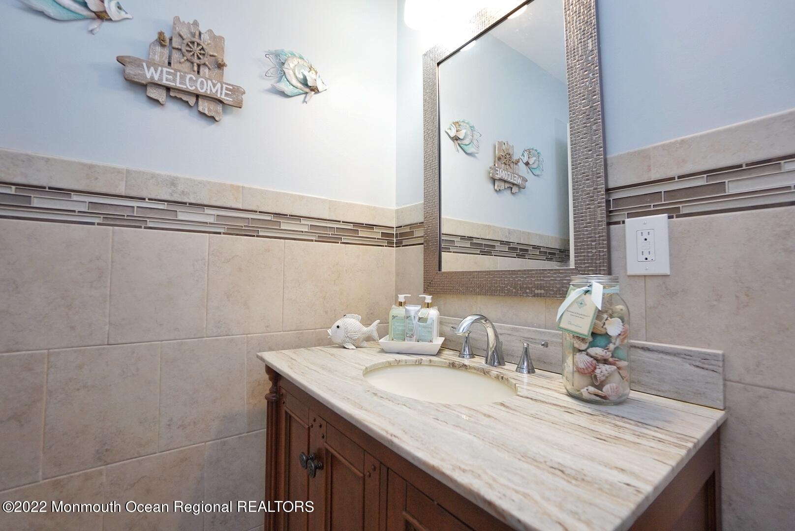 586 Lloyd Road Aberdeen, NJ 07747 - Photo 32 of 35 Second Full Bathroom