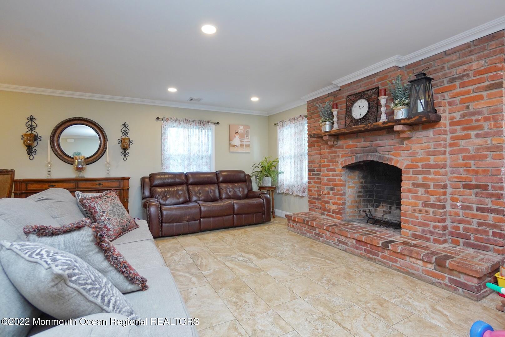 586 Lloyd Road Aberdeen, NJ 07747 - Photo 9 of 35 Living Room