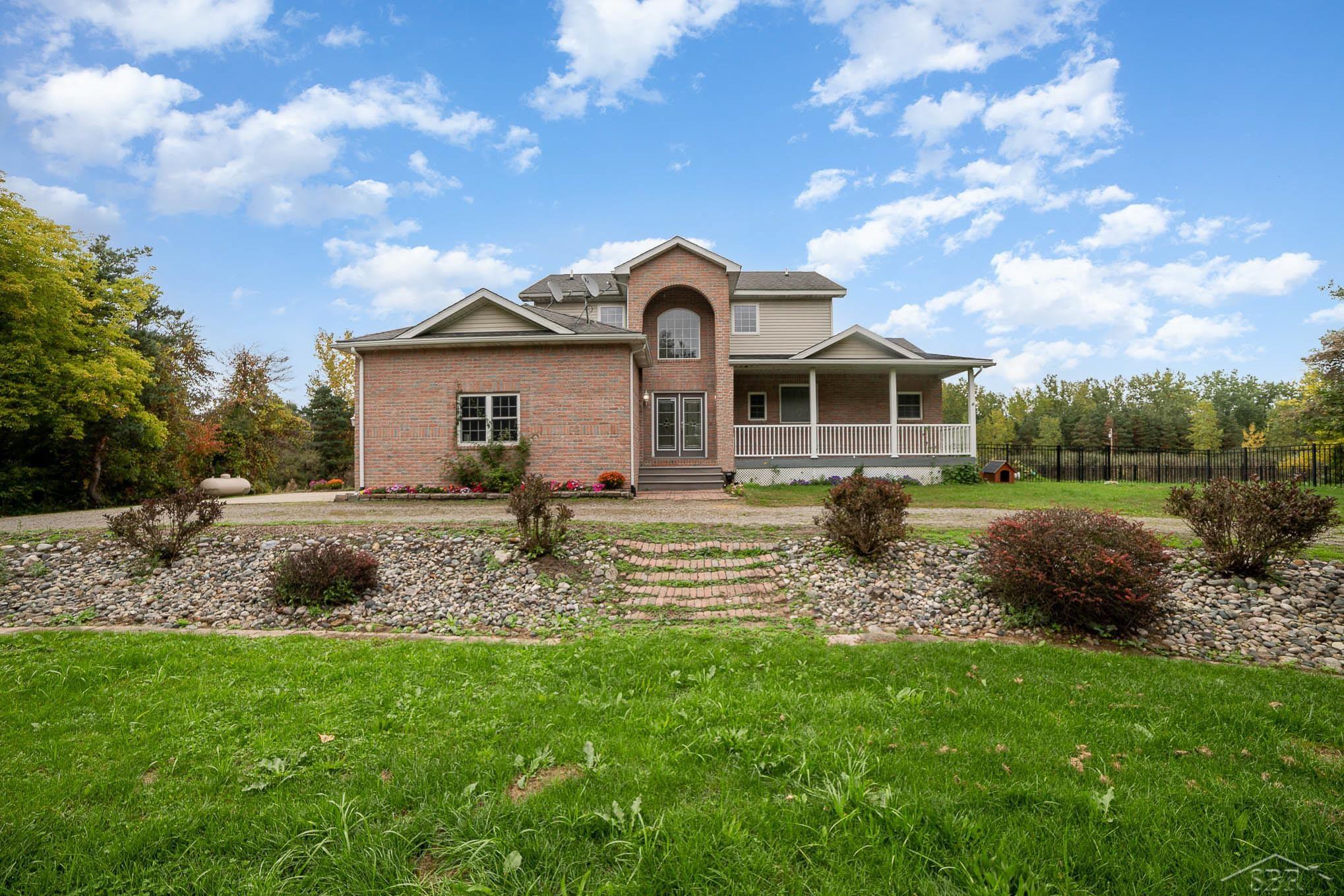 17655 Swan Creek Road Hemlock, MI 48626 - Photo 2 of 33 50123646-1.JPG