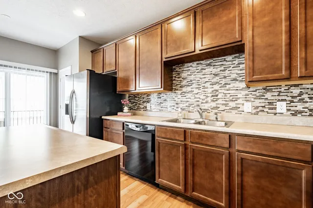 $299,900 | 6304 El Paso Street, Whitestown, IN 46075