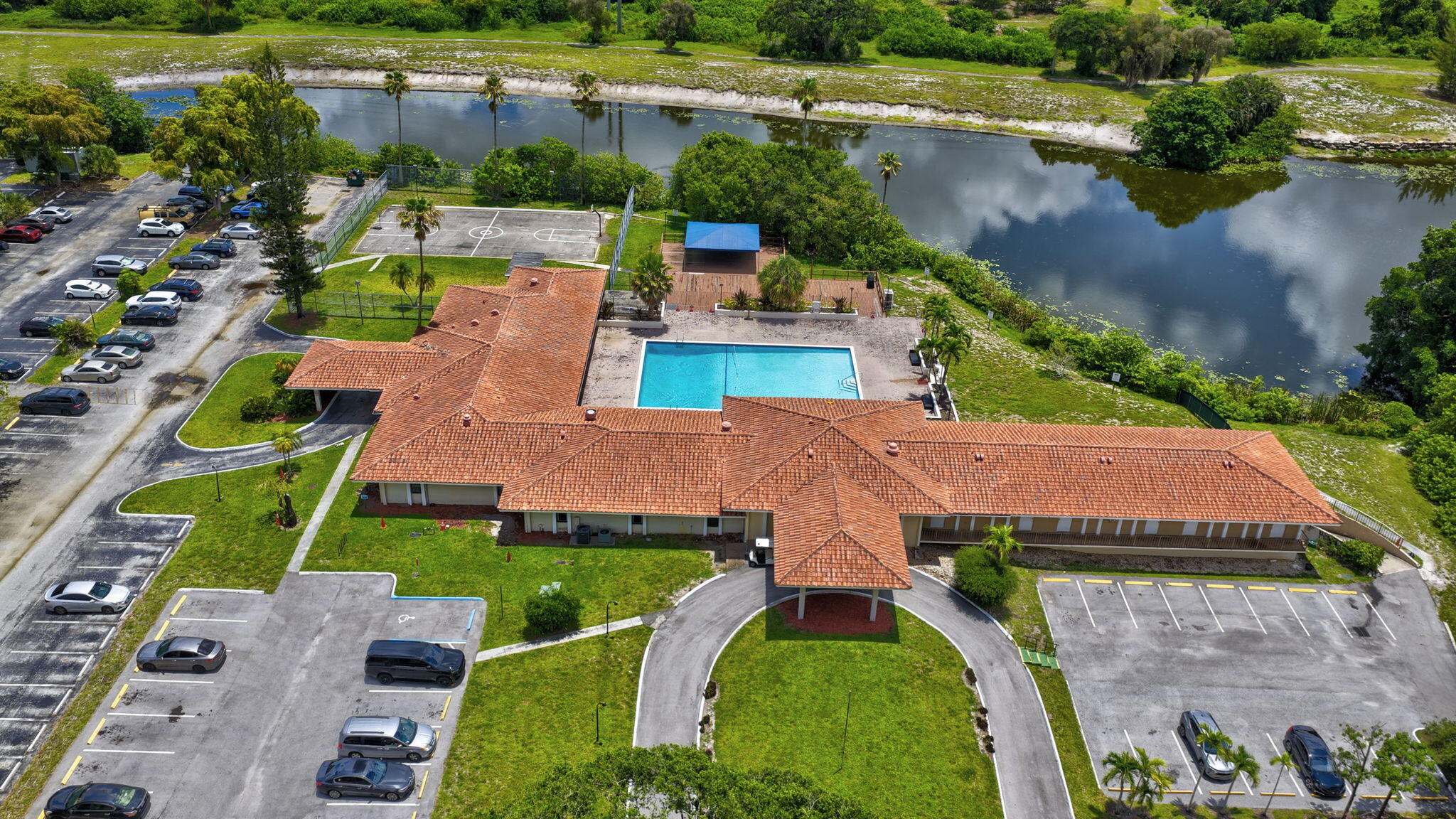 4174 Inverrary Drive, Unit 513 Lauderhill, FL 33319 - Photo 31 of 36 31-web-or-mls-DJI_20260530010212_0633_D_
