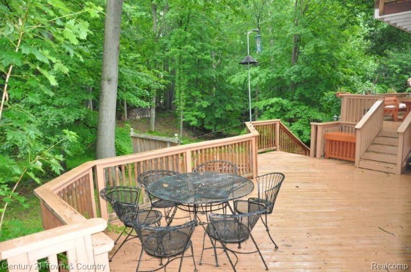 1808 North Fairview Lane Rochester, MI 48306 - Photo 20 of 25 privated wooded backyard