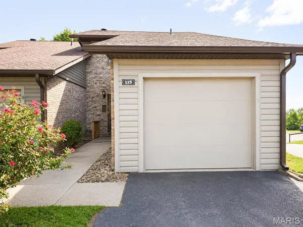 $120,000 | 115 Sandridge Drive, Collinsville, IL 62234