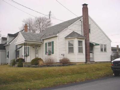 461 East Lawn Road Nazareth, PA 18064 - Photo 2 of 5 Gallery Image 2