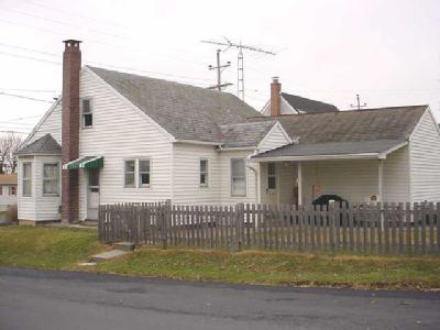 461 East Lawn Road Nazareth, PA 18064 - Photo 3 of 5 Gallery Image 3