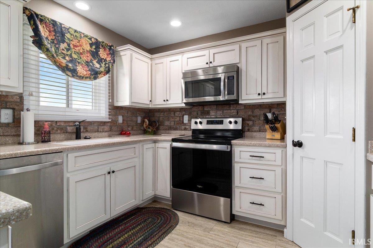 901 Mohawk Drive Fort Branch, IN 47648 - Photo 10 of 36