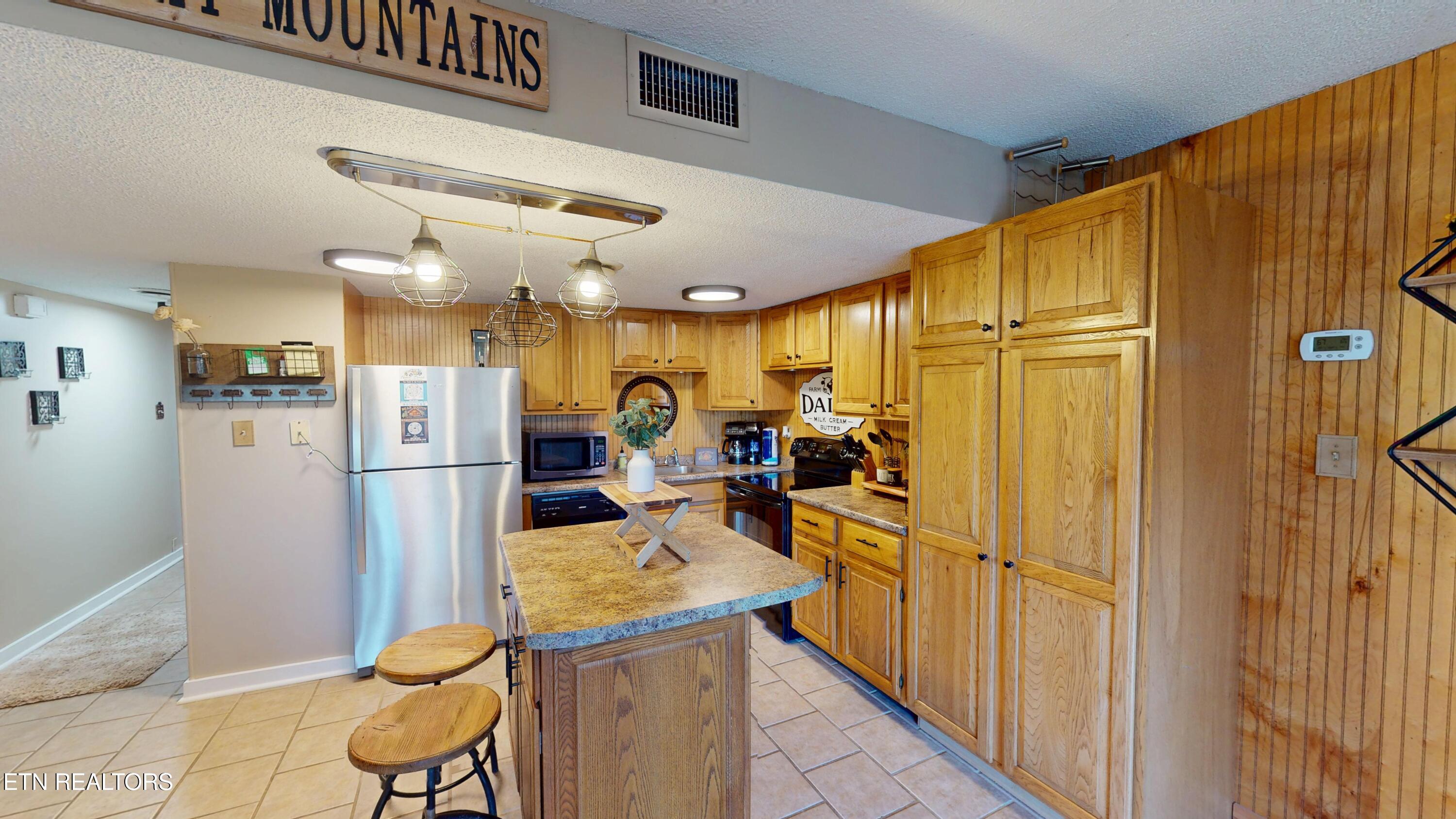 1081 Cove Road, Unit 614 Sevierville, TN 37876 - Photo 11 of 26 1081-Cove-Rd-Sevierville-TN-11082025_142