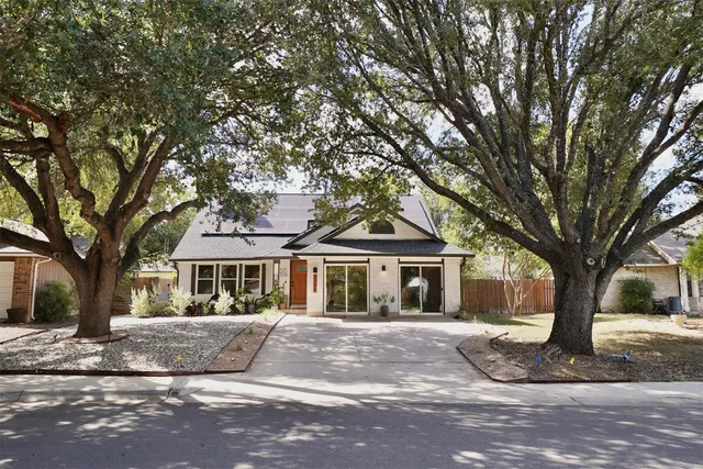 $415,000 | 2106 Bluebonnet Drive, Round Rock, TX 78664