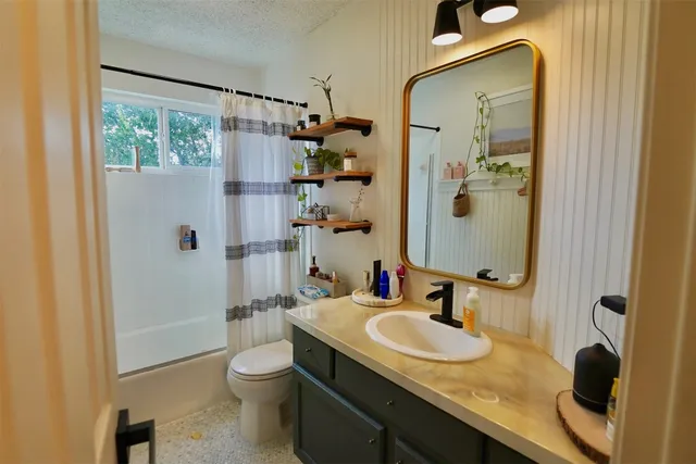 $415,000 | 2106 Bluebonnet Drive, Round Rock, TX 78664