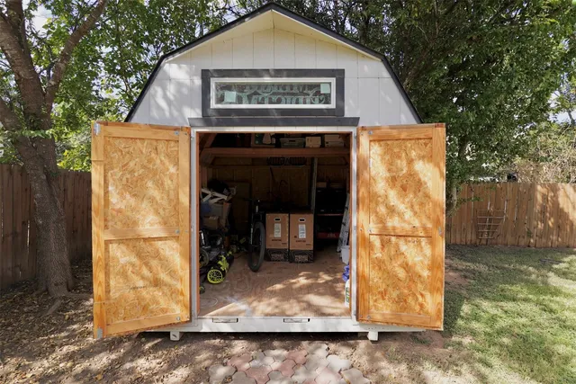 $415,000 | 2106 Bluebonnet Drive, Round Rock, TX 78664