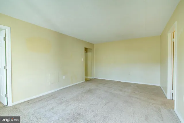 $2,050 | 613 Center Street, Unit T2, Herndon, VA 20170