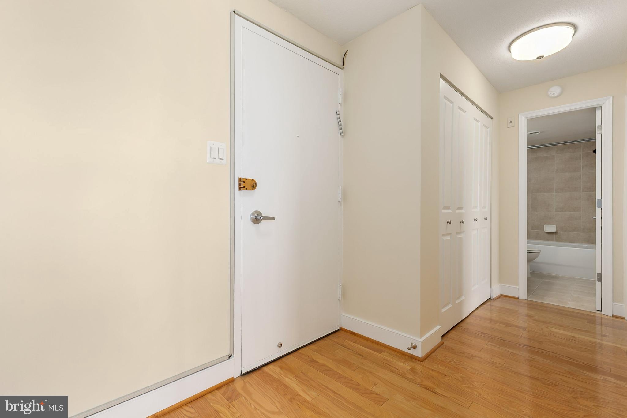 1220 Blair Mill Road, Unit 907 Silver Spring, MD 20910 - Photo 4 of 45 Gallery Image 4