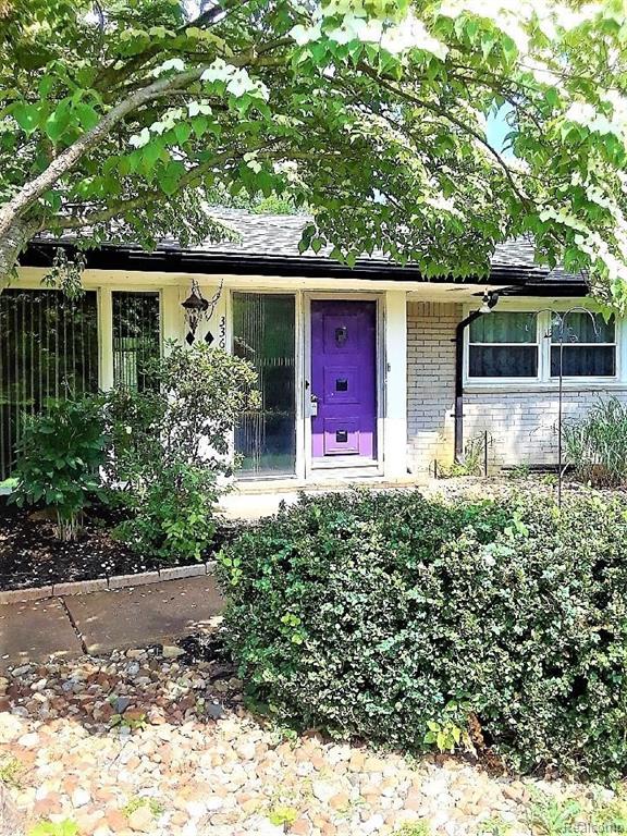 33640 Lyncroft Street Farmington Hills, MI 48331 - Photo 5 of 26