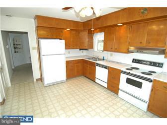 112 Maple Avenue Shillington, PA 19607 - Photo 5 of 12 Kitchen