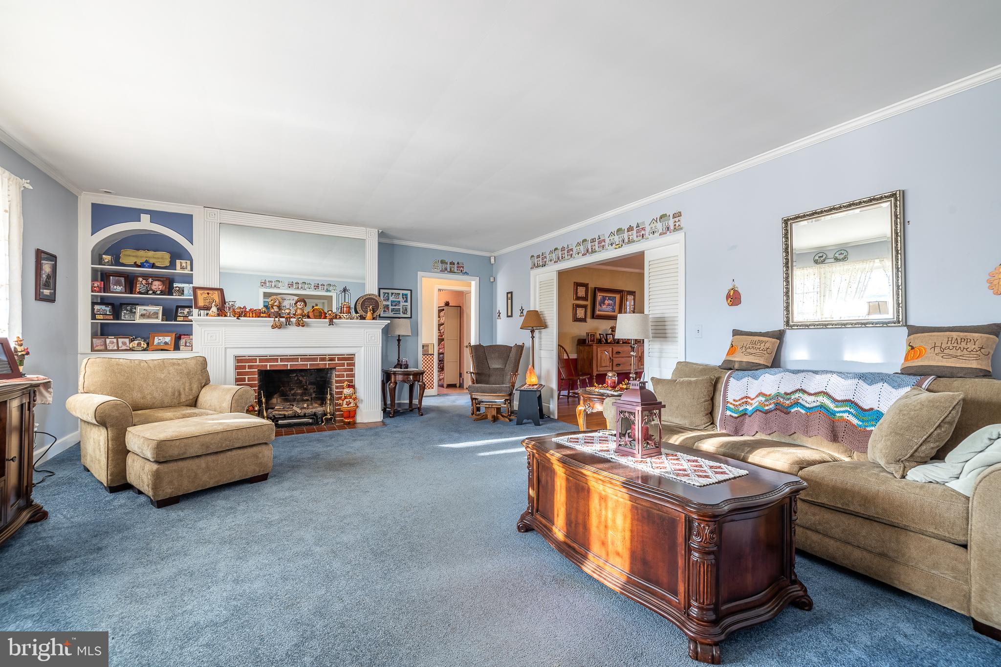 25 Georgetown Road Bordentown, NJ 08505 - Photo 13 of 49 living room