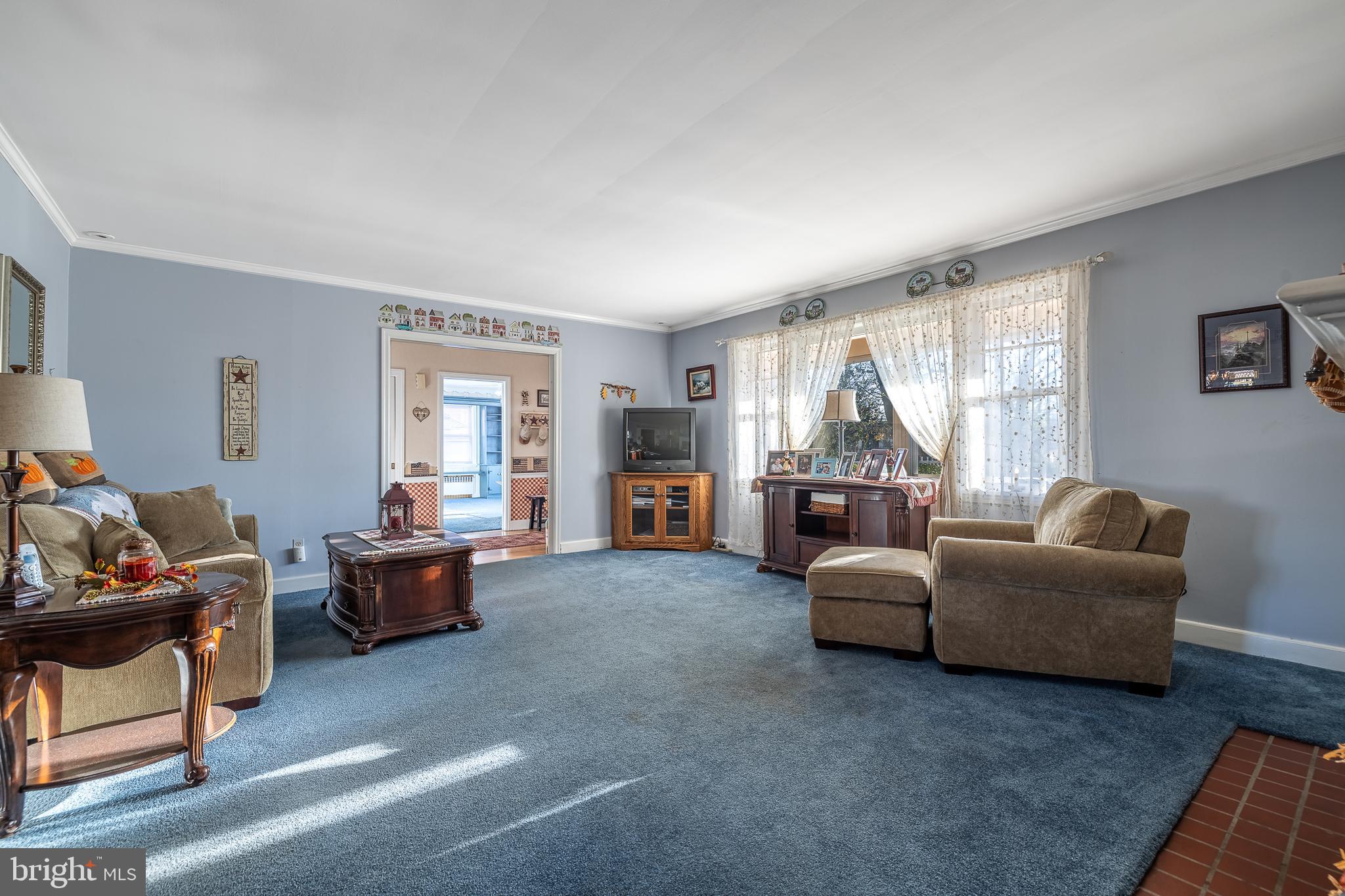 25 Georgetown Road Bordentown, NJ 08505 - Photo 15 of 49 Living room