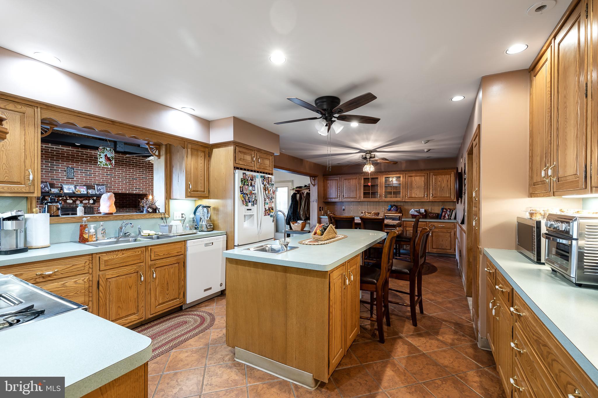 25 Georgetown Road Bordentown, NJ 08505 - Photo 18 of 49 Kitchen w/ island