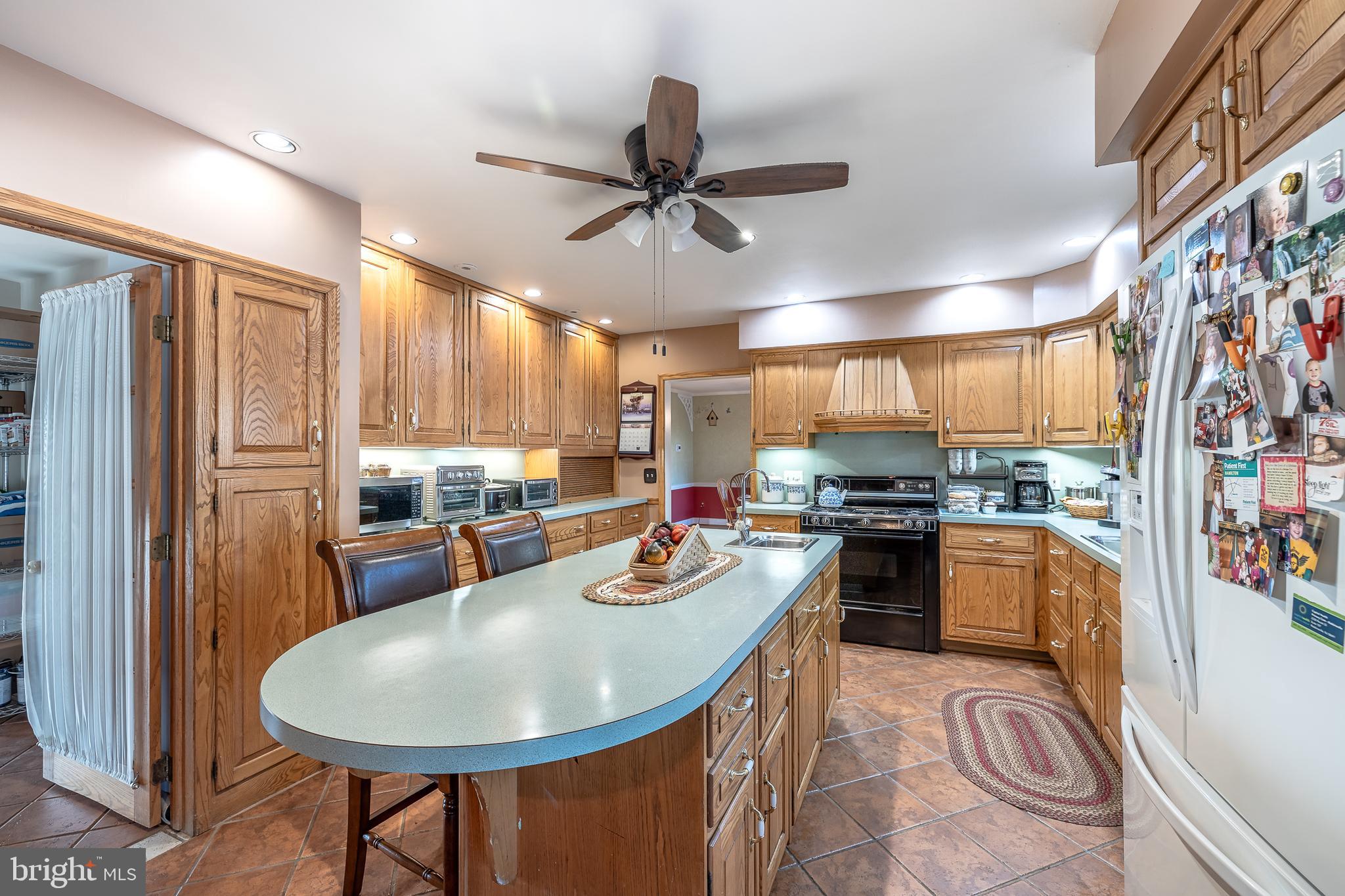 25 Georgetown Road Bordentown, NJ 08505 - Photo 19 of 49 Kitchen w/ island