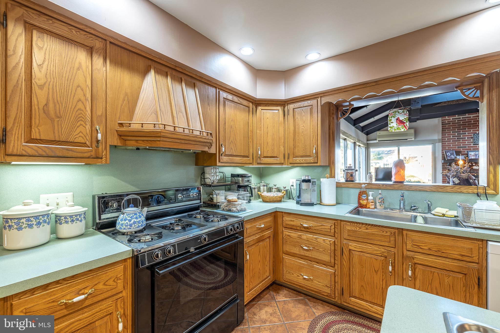 25 Georgetown Road Bordentown, NJ 08505 - Photo 20 of 49 kitchen overlooks great room