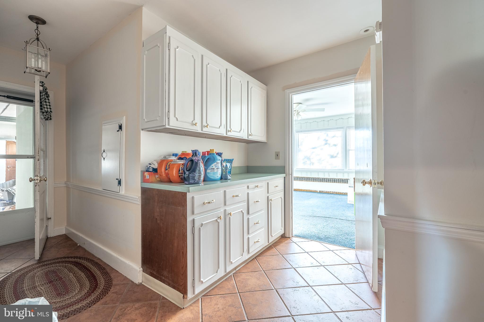 25 Georgetown Road Bordentown, NJ 08505 - Photo 23 of 49 Laundry room/ butlers pantry
