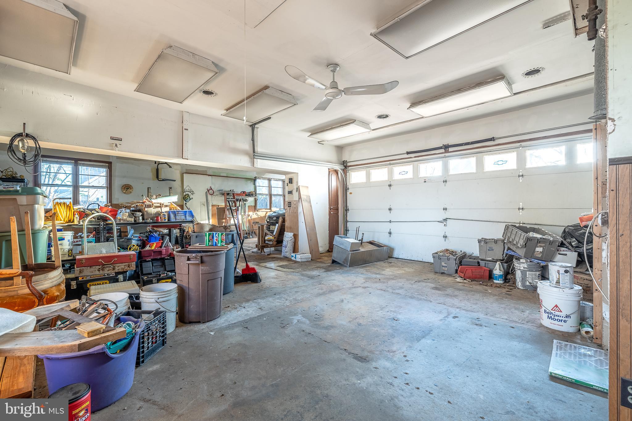 25 Georgetown Road Bordentown, NJ 08505 - Photo 43 of 49 Garage