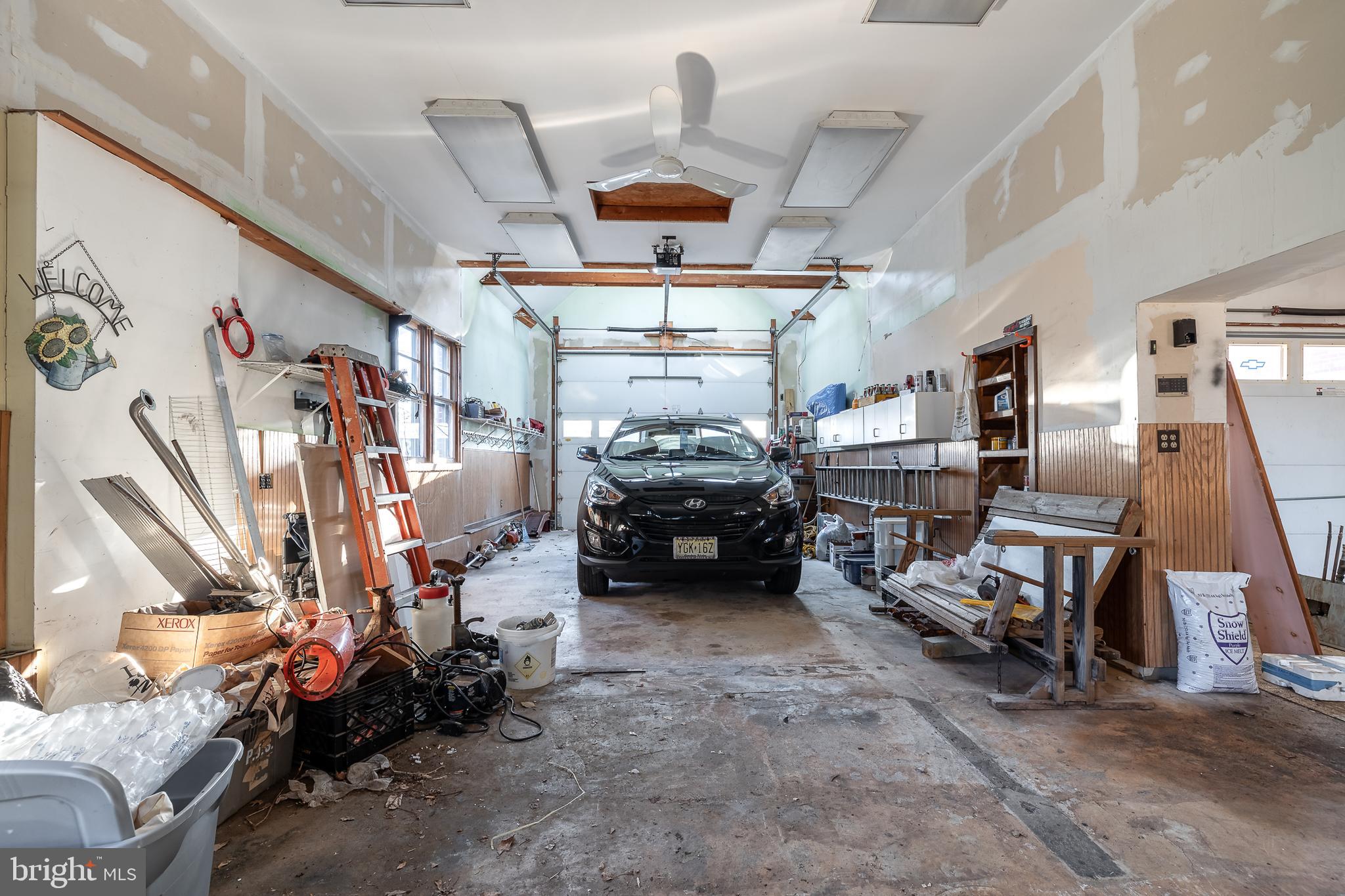 25 Georgetown Road Bordentown, NJ 08505 - Photo 45 of 49 Garage