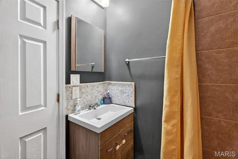 $249,900 | 4739 Hummel Avenue, St. Louis, MO 63116