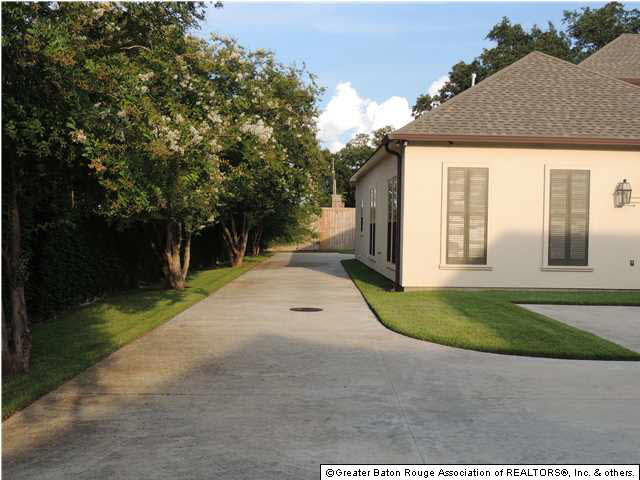 2254 Sassy Lane Baton Rouge, LA 70808 - Photo 3 of 31 Gallery Image 3
