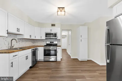 $525,000 | 8143 Lare Street, Philadelphia, PA 19128