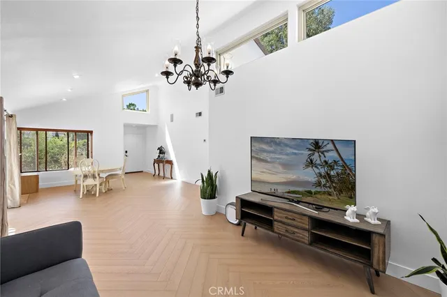 $1,250,000 | 18 Navarre, Unit 133, Irvine, CA 92612