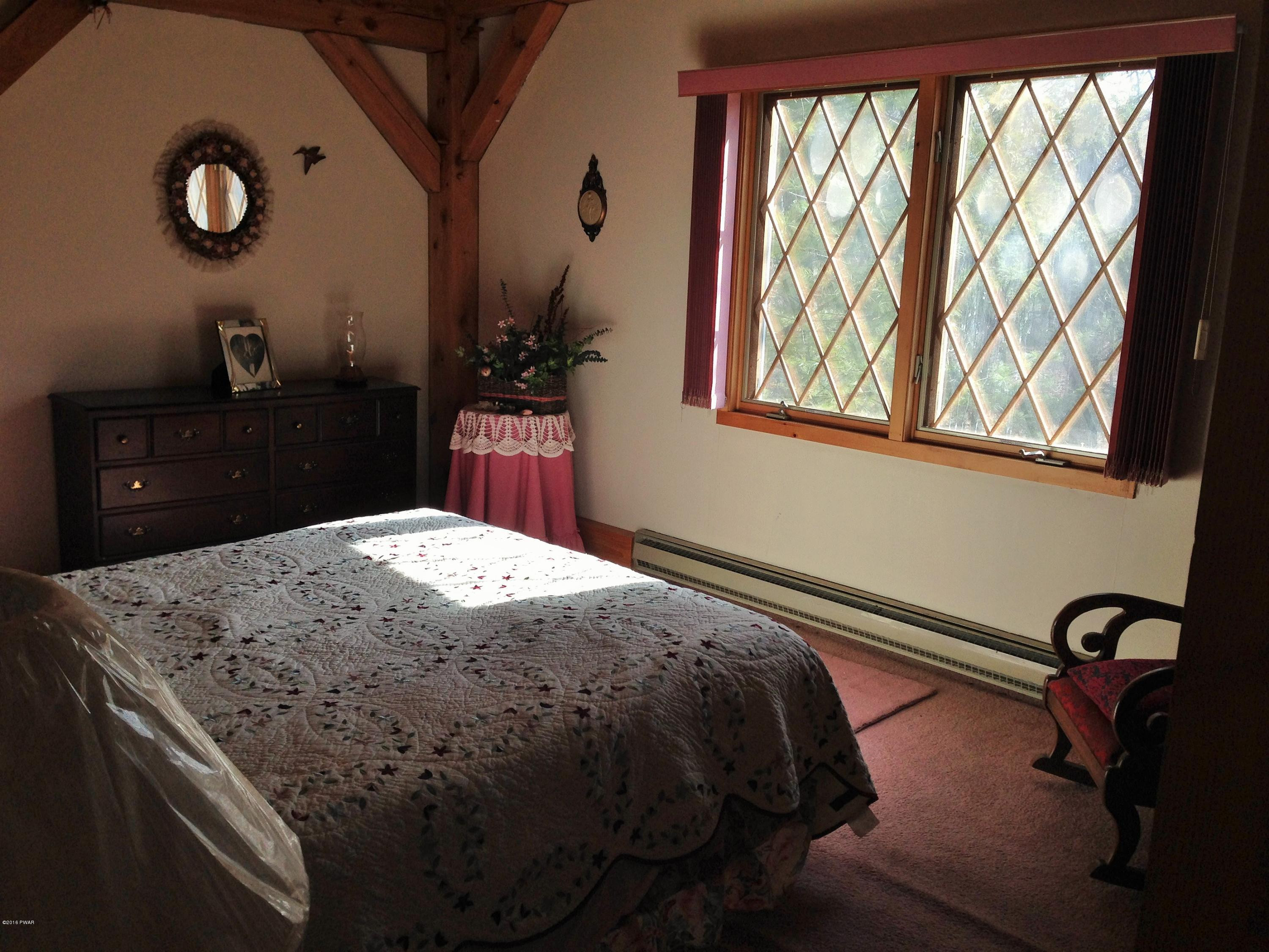 241 Fox Road Dingmans Ferry, PA 18328 - Photo 19 of 47