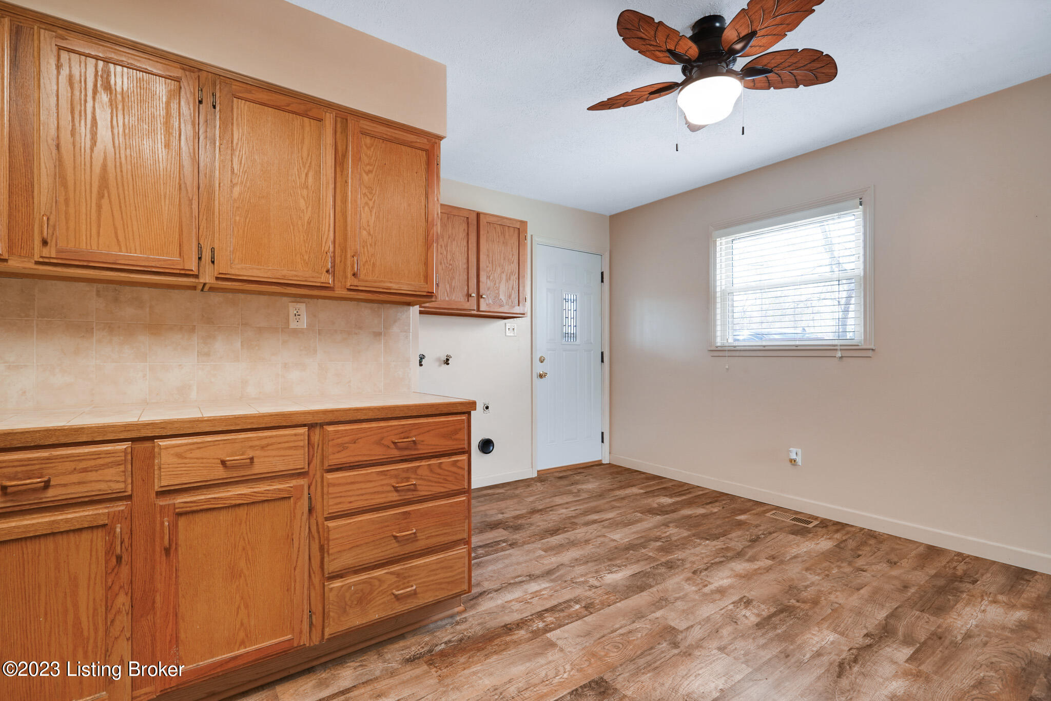 4410 Lambert Road Louisville, KY 40219 - Photo 11 of 39 15-DSC06032