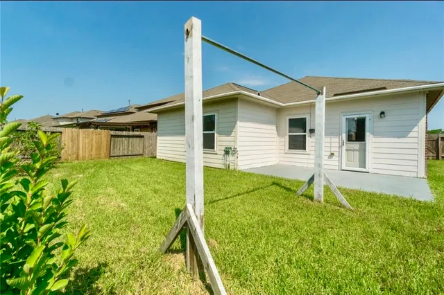 $2,195 | 3119 Cambridge Meadows Lane, Dickinson, TX 77539