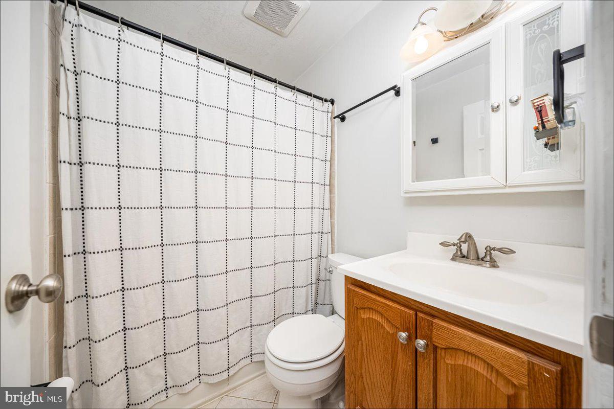 2536 Sandymount Road Finksburg, MD 21048 - Photo 18 of 41 Full Hall Bath