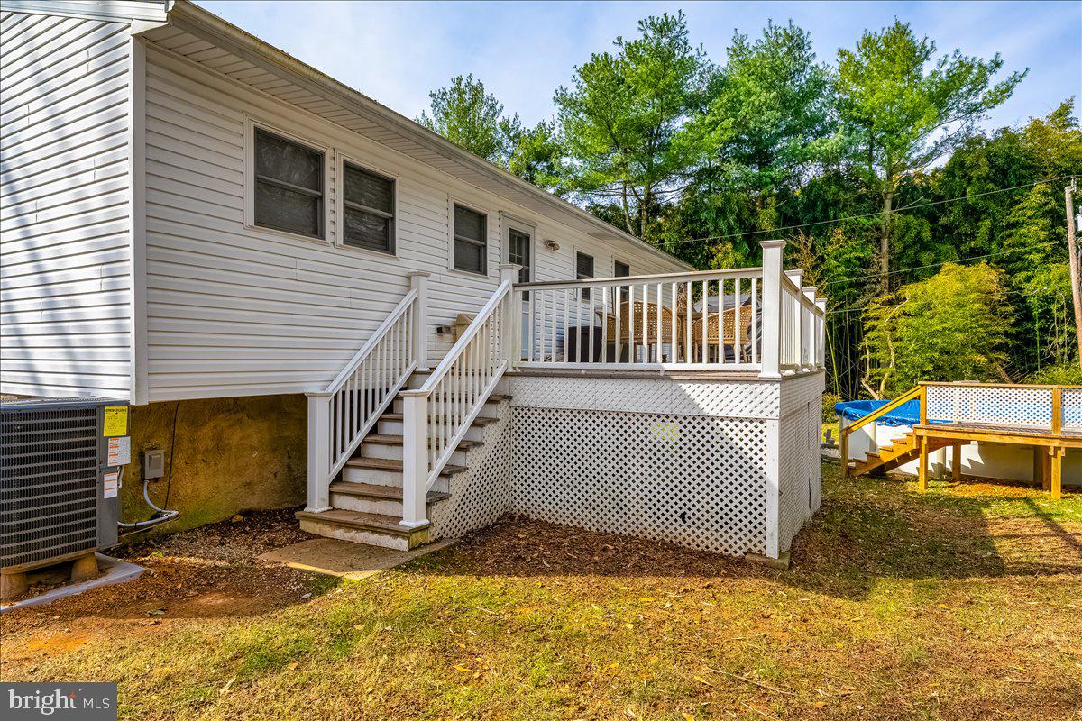 2536 Sandymount Road Finksburg, MD 21048 - Photo 37 of 41 Back with Deck