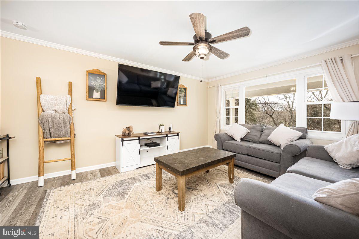 2536 Sandymount Road Finksburg, MD 21048 - Photo 5 of 41 Living Room