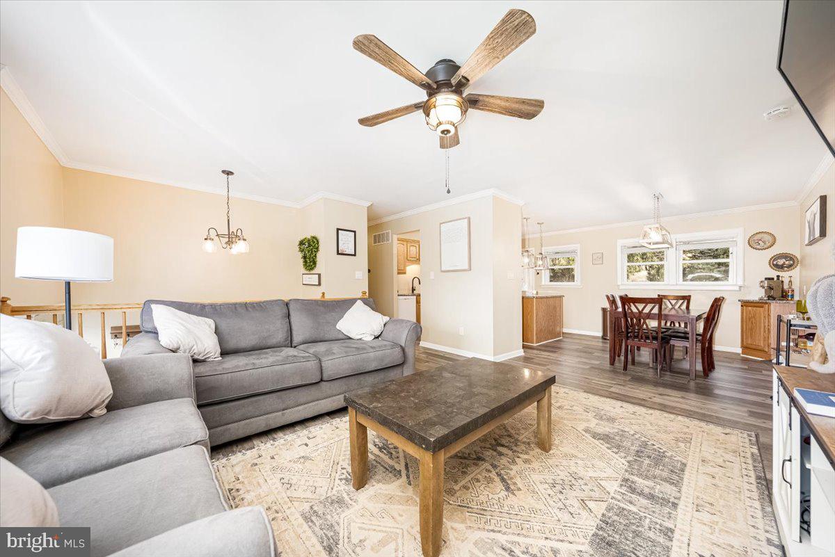 2536 Sandymount Road Finksburg, MD 21048 - Photo 8 of 41 Living Room
