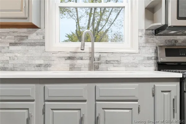 $359,000 | 626 Maple Lane, New Albany, IN 47150