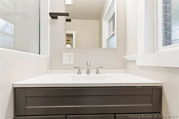 $359,000 | 626 Maple Lane, New Albany, IN 47150