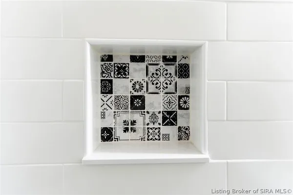 $359,000 | 626 Maple Lane, New Albany, IN 47150