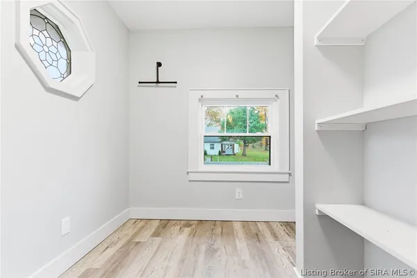 $359,000 | 626 Maple Lane, New Albany, IN 47150