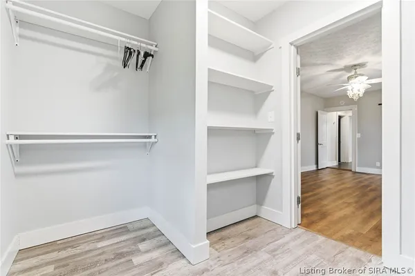 $359,000 | 626 Maple Lane, New Albany, IN 47150