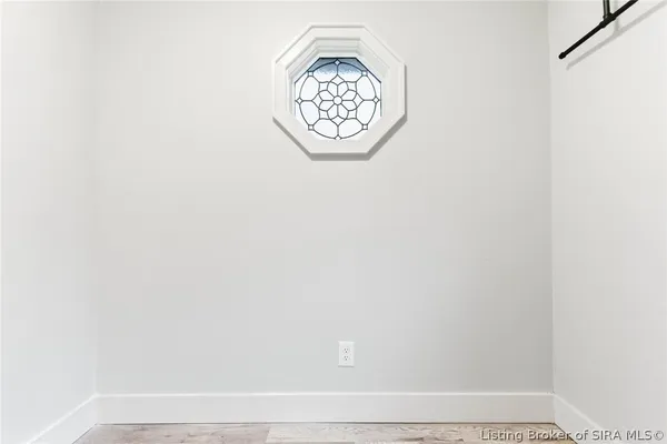 $359,000 | 626 Maple Lane, New Albany, IN 47150