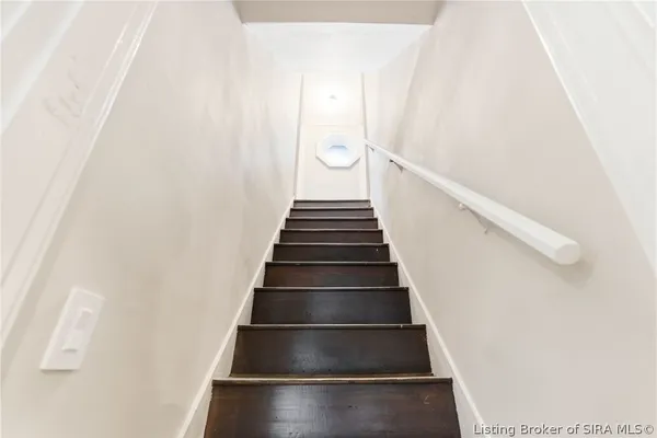 $359,000 | 626 Maple Lane, New Albany, IN 47150