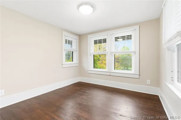 $359,000 | 626 Maple Lane, New Albany, IN 47150