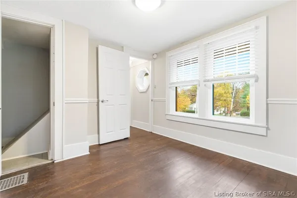 $359,000 | 626 Maple Lane, New Albany, IN 47150