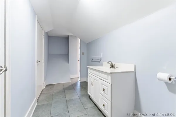 $359,000 | 626 Maple Lane, New Albany, IN 47150