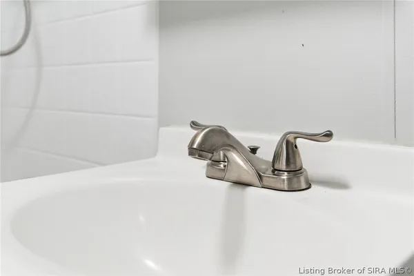 $359,000 | 626 Maple Lane, New Albany, IN 47150